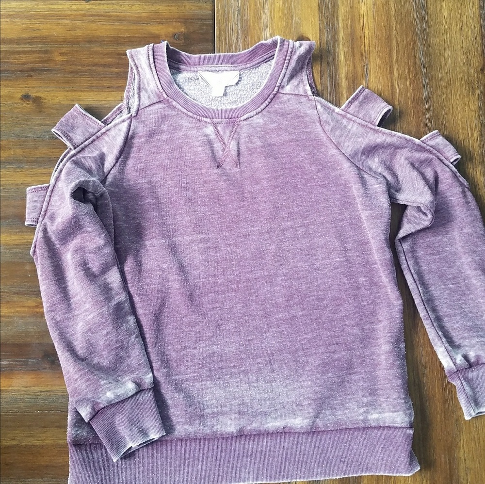 Cold shoulder sweatshirt